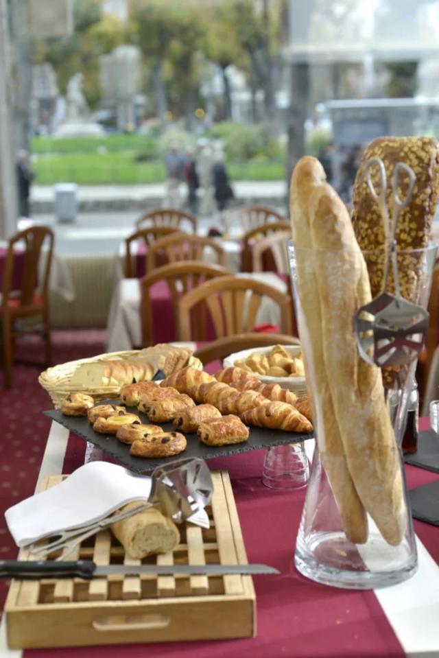 Hôtel Angleterre Grenoble -breakfast